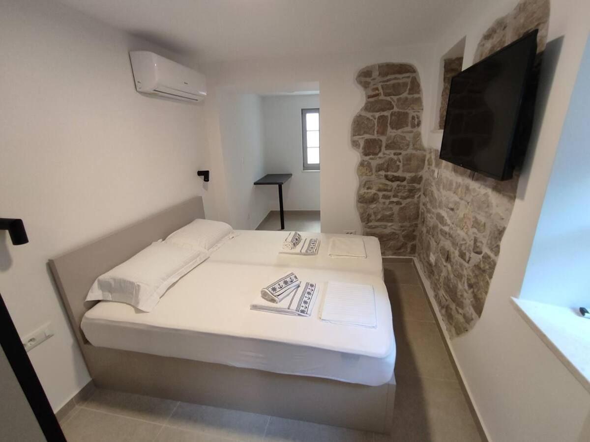Апартаменты The Center Of Split, Renovated Stone House Экстерьер фото